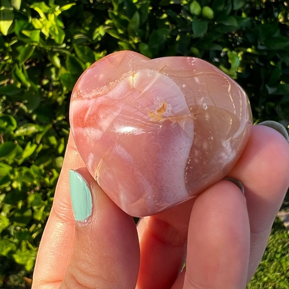 Red Flower Agate Heart - Picture 4 of 7